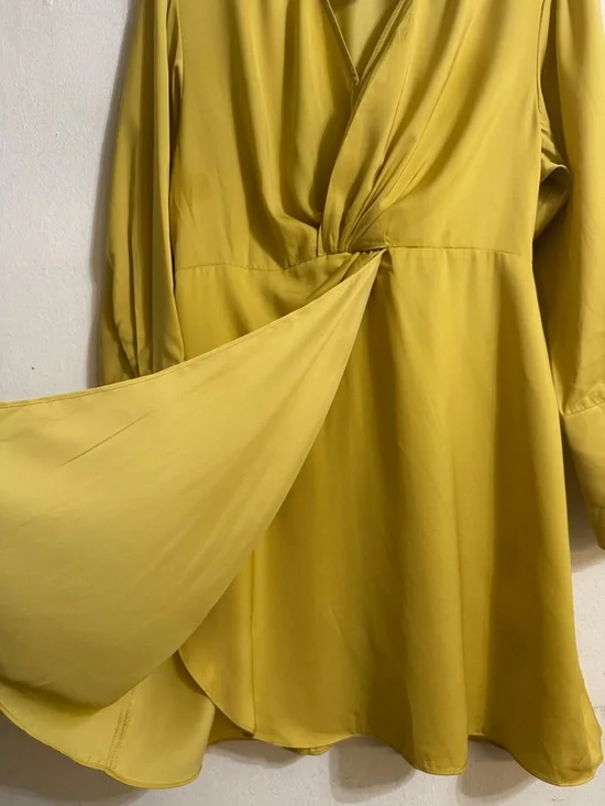 H&M Women's Mustard Twist-Front Shirt Dress Size M NWT - Picture 5 of 7